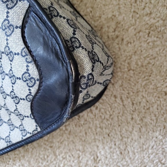 Poor Condition Blue Vintage Gucci Handbag - Picture 9 of 16